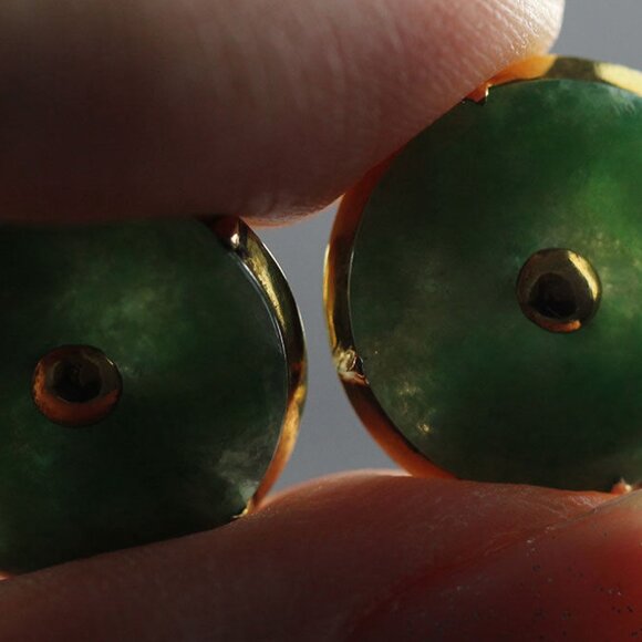 VINTAGE JADE GREEN 16MM 14K YELLOW GOLD DISC SCREW-ON EARRINGS - Picture 10 of 12